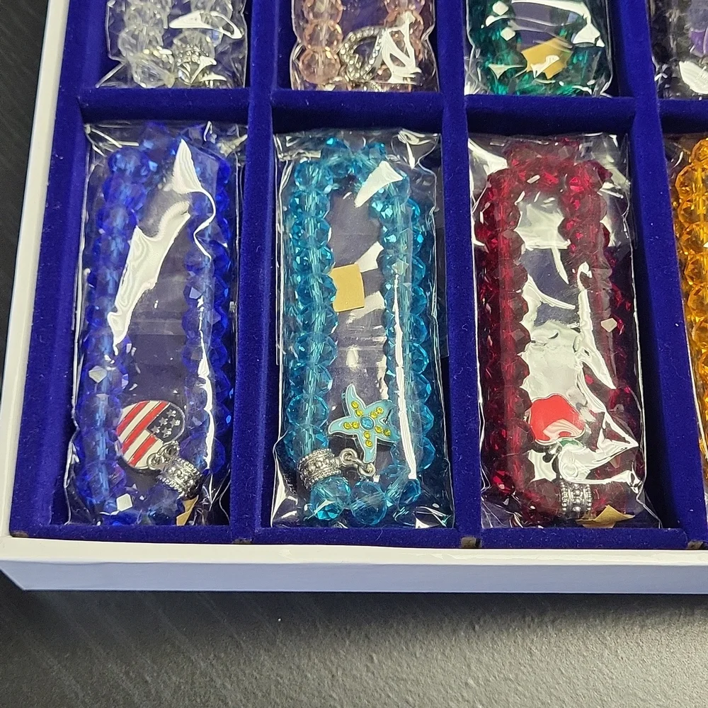 12 seasons holiday bracelets set - Picture 6 of 8